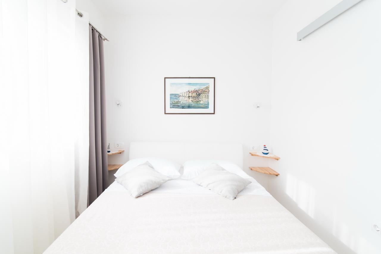 Apartment Seventh Heaven โปดสตรานา ภายนอก รูปภาพ